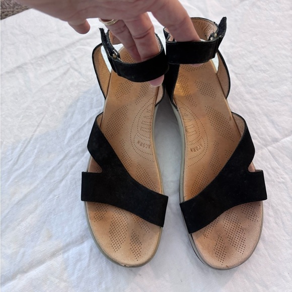 Acorn Shoes/Acorn Vista Ankle Sandals Black and Tan Size 10 Velcro closure - Picture 6 of 7